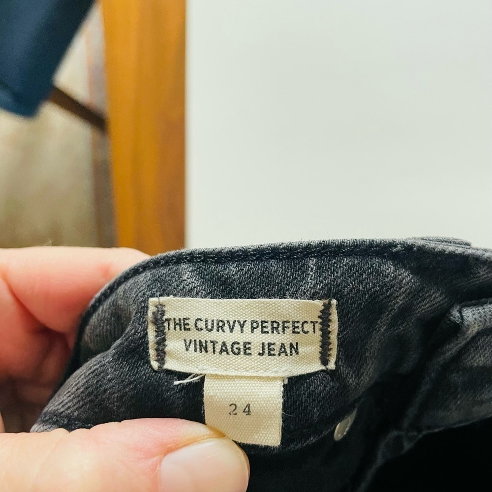 Madewell The Curvy Perfect Vintage Jean in Vintage Grey - Picture 5 of 10